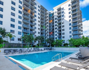 600 N Andrews Avenue - Photo Thumbnail 54