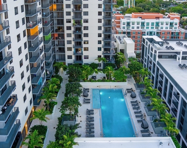 600 N Andrews Avenue - Photo Thumbnail 10