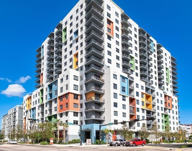 600 N Andrews Avenue - Photo Thumbnail 4
