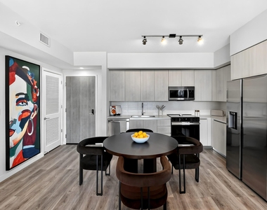 600 N Andrews Avenue - Photo Thumbnail 46