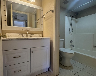 8020 E Thomas Road - Photo Thumbnail 8