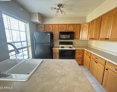 8020 E Thomas Road - Photo Thumbnail 14