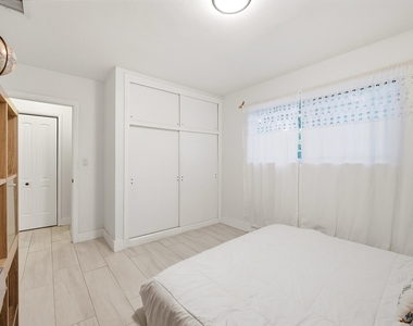 1208 N 31st Avenue - Photo Thumbnail 17
