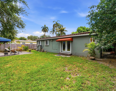 1208 N 31st Avenue - Photo Thumbnail 26