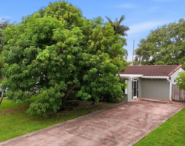 1208 N 31st Avenue - Photo Thumbnail 29