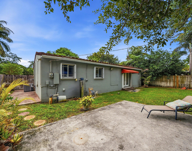 1208 N 31st Avenue - Photo Thumbnail 28