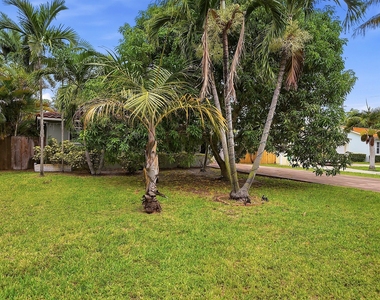1208 N 31st Avenue - Photo Thumbnail 1