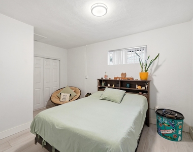 1208 N 31st Avenue - Photo Thumbnail 20