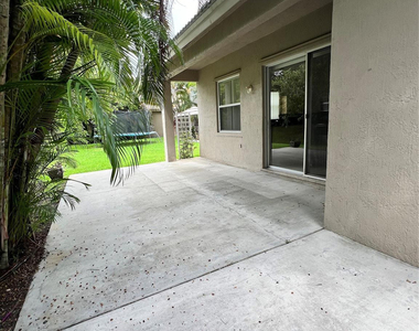 7953 Nw 70th Avenue - Photo Thumbnail 10