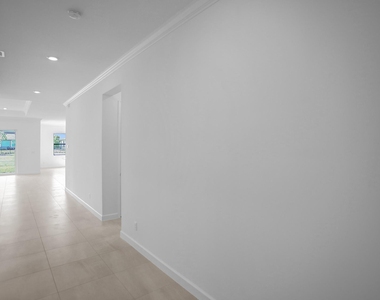 19411 Broad Shore Walk - Photo Thumbnail 4