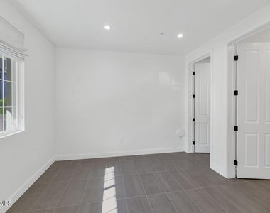 4438 N 27th Street - Photo Thumbnail 18