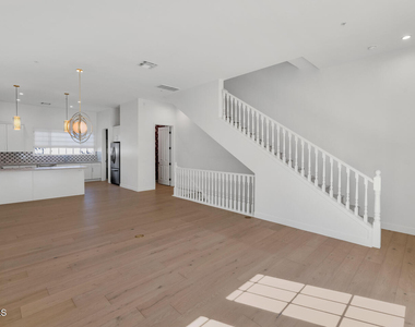 4438 N 27th Street - Photo Thumbnail 3