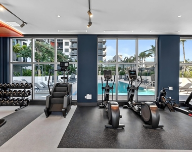 600 N Andrews Avenue - Photo Thumbnail 21
