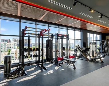 600 N Andrews Avenue - Photo Thumbnail 24