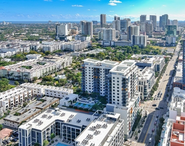 600 N Andrews Avenue - Photo Thumbnail 13