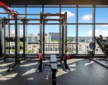 600 N Andrews Avenue - Photo Thumbnail 23