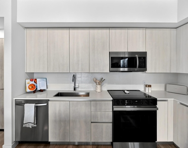 600 N Andrews Avenue - Photo Thumbnail 48