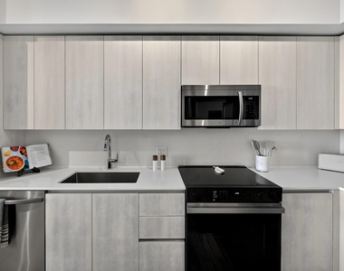 600 N Andrews Avenue - Photo Thumbnail 35