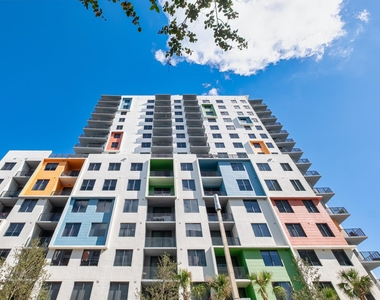 600 N Andrews Avenue - Photo Thumbnail 2