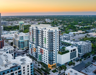 600 N Andrews Avenue - Photo Thumbnail 11