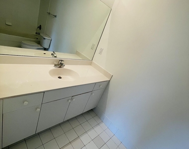 1055 Golden Lakes Boulevard - Photo Thumbnail 18