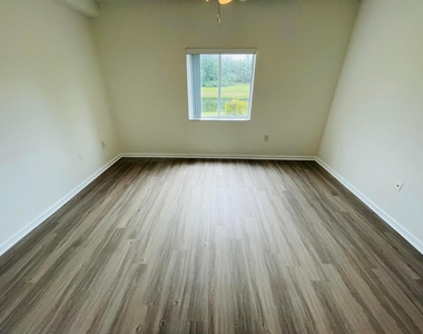 1055 Golden Lakes Boulevard - Photo Thumbnail 1