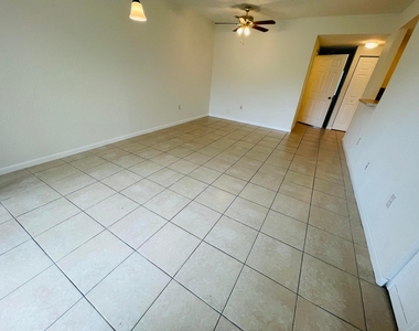 1055 Golden Lakes Boulevard - Photo Thumbnail 17