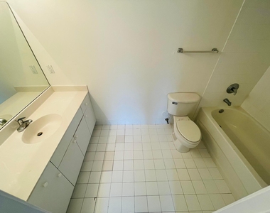 1055 Golden Lakes Boulevard - Photo Thumbnail 19