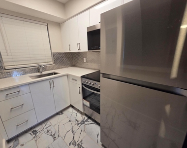 5630 Ne 18th Avenue - Photo Thumbnail 2
