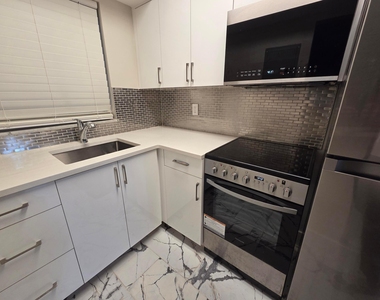 5630 Ne 18th Avenue - Photo Thumbnail 3