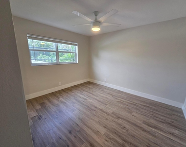 5630 Ne 18th Avenue - Photo Thumbnail 7