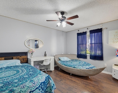 1619 Wiltshire Village Drive - Photo Thumbnail 22