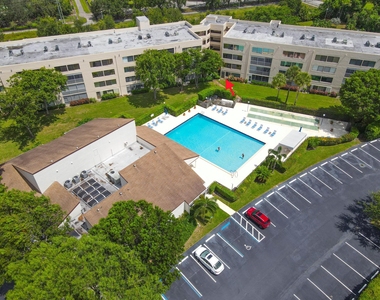 3154 Via Poinciana - Photo Thumbnail 1
