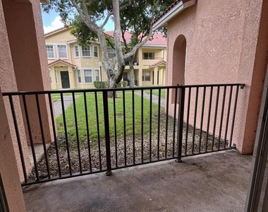 2412 Belmont Lane - Photo Thumbnail 7