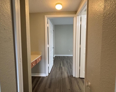 2412 Belmont Lane - Photo Thumbnail 10