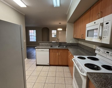 2412 Belmont Lane - Photo Thumbnail 2