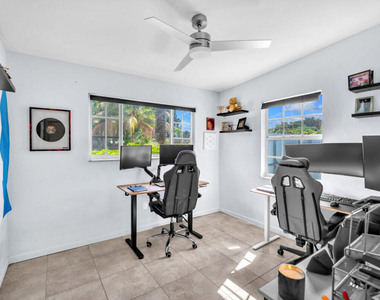 404 S 62nd Terrace - Photo Thumbnail 8