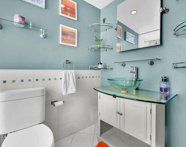 404 S 62nd Terrace - Photo Thumbnail 7
