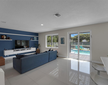 1070 Bluewood Terrace - Photo Thumbnail 4