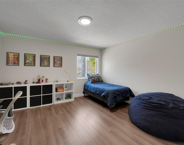 1070 Bluewood Terrace - Photo Thumbnail 46