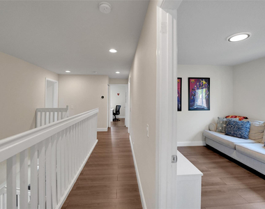 1070 Bluewood Terrace - Photo Thumbnail 40