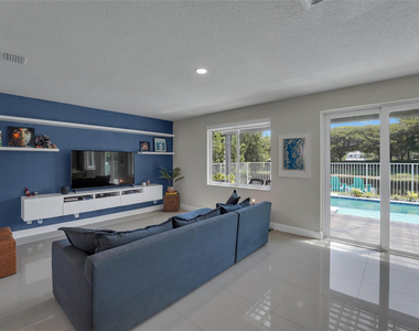 1070 Bluewood Terrace - Photo Thumbnail 9