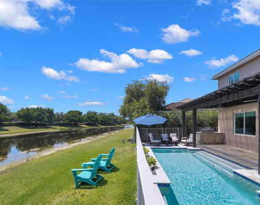 1070 Bluewood Terrace - Photo Thumbnail 56