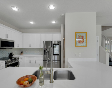 1070 Bluewood Terrace - Photo Thumbnail 14