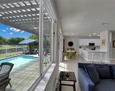 1070 Bluewood Terrace - Photo Thumbnail 8