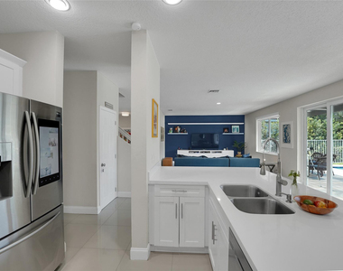 1070 Bluewood Terrace - Photo Thumbnail 17