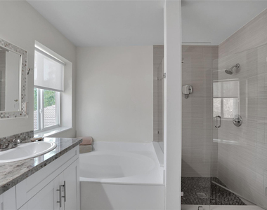 1070 Bluewood Terrace - Photo Thumbnail 31