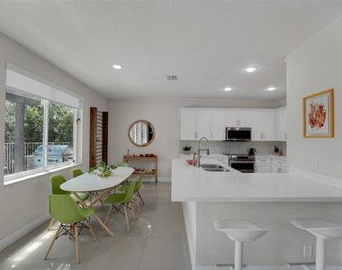1070 Bluewood Terrace - Photo Thumbnail 16