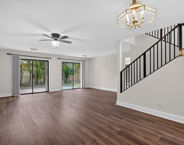 587 Nw 38th Avenue - Photo Thumbnail 6