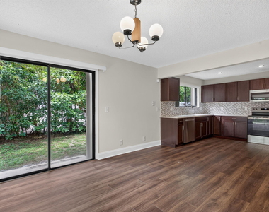 587 Nw 38th Avenue - Photo Thumbnail 13